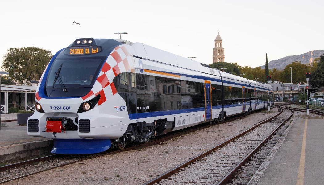 Prvi hibridni elektrodizelski vlak u prometu na relaciji Split – Zagreb