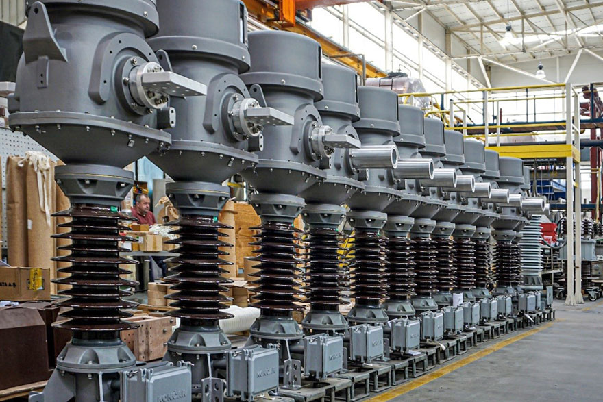 Oil-insulated medium-voltage transformers