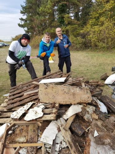 Cleaning of the Jankomir forest at the Sava embankment with - KONČAR - D&ST and Čisteći Medvjedići