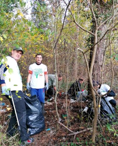 Cleaning of the Jankomir forest at the Sava embankment with - KONČAR - D&ST and Čisteći Medvjedići