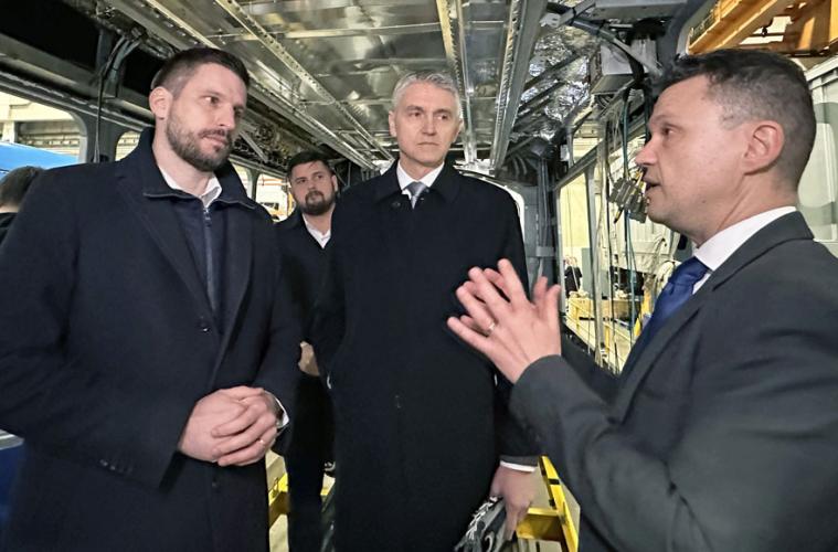 New low-floor tram for Osijek