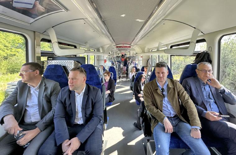 Battery-electric train debuts on Croatian rails