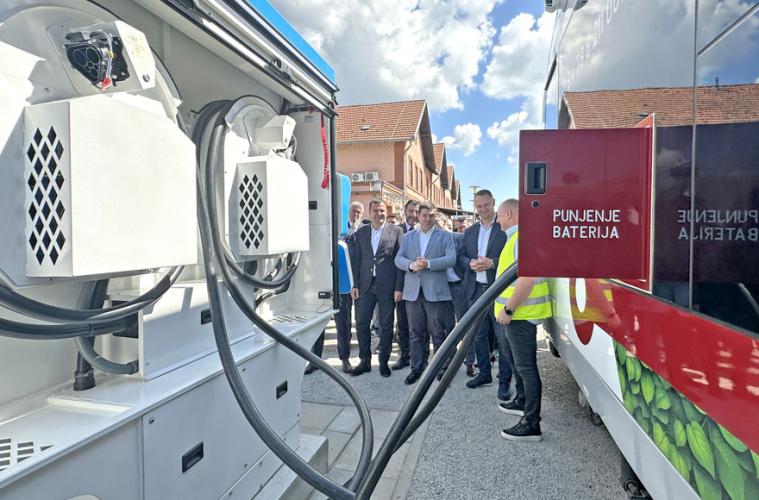 U promet pušten prvi baterijski elektromotorni vlak