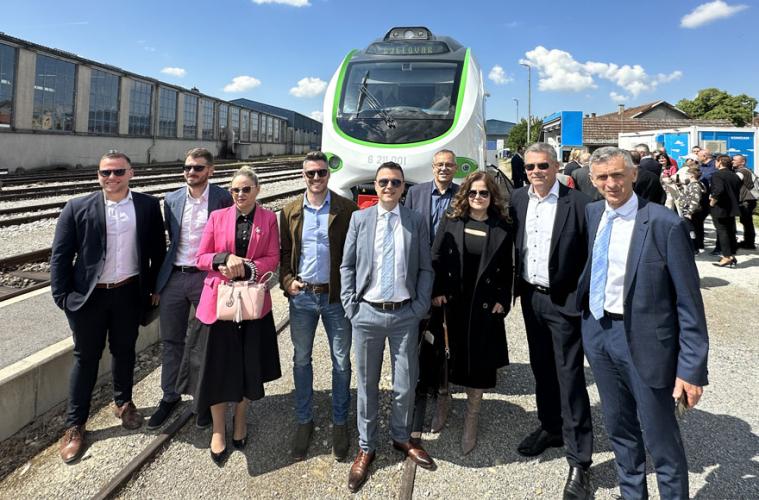U promet pušten prvi baterijski elektromotorni vlak