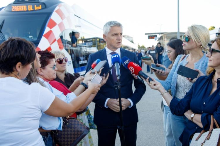 Prvi hibridni elektrodizelski vlak u prometu na relaciji Split – Zagreb