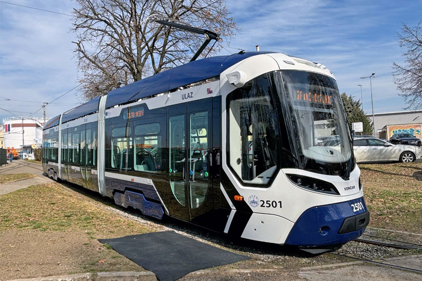 U Osijek nakon 43 godine stigao prvi novi niskopodni tramvaj
