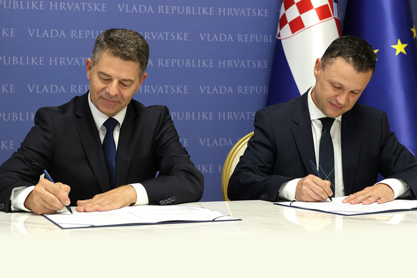 Contracts signed for the financing and procurement of six battery electric multiple units and the construction of a hybrid charging station at Kotoriba railway station