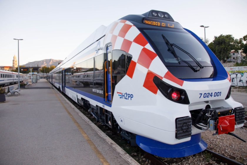 Prvi hibridni elektrodizelski vlak u prometu na relaciji Split – Zagreb